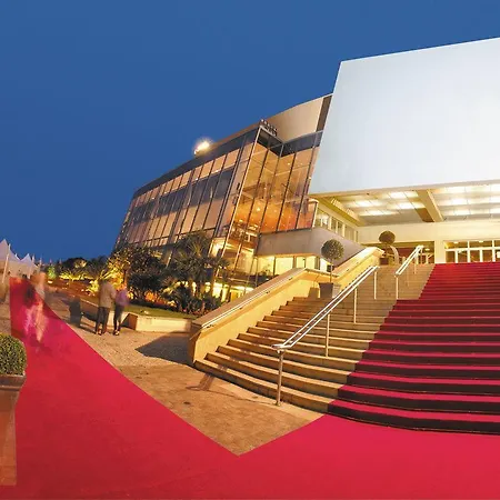 Cocoon'in Le Suquet * كان